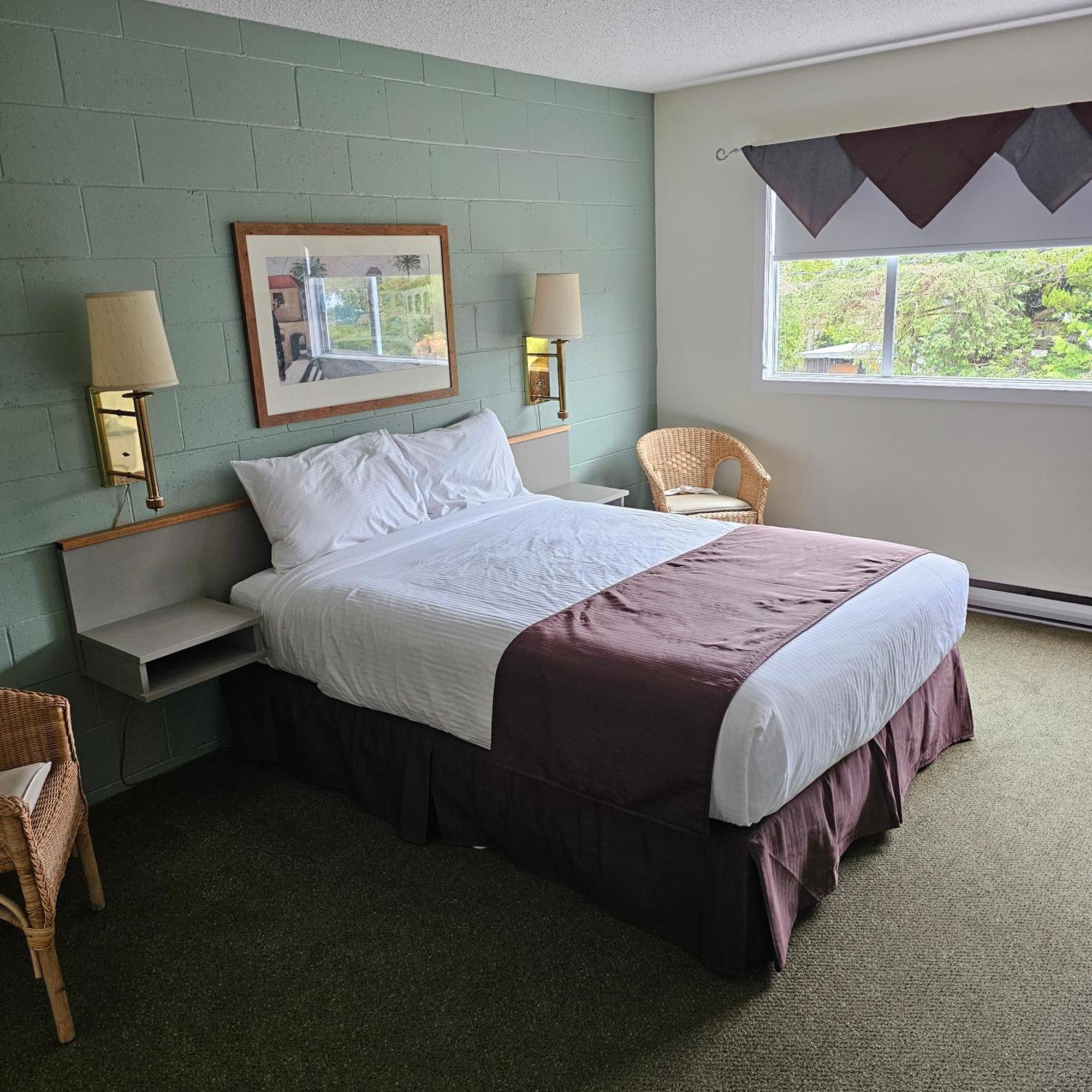 Pacific Rim Motel Юклулет Экстерьер фото